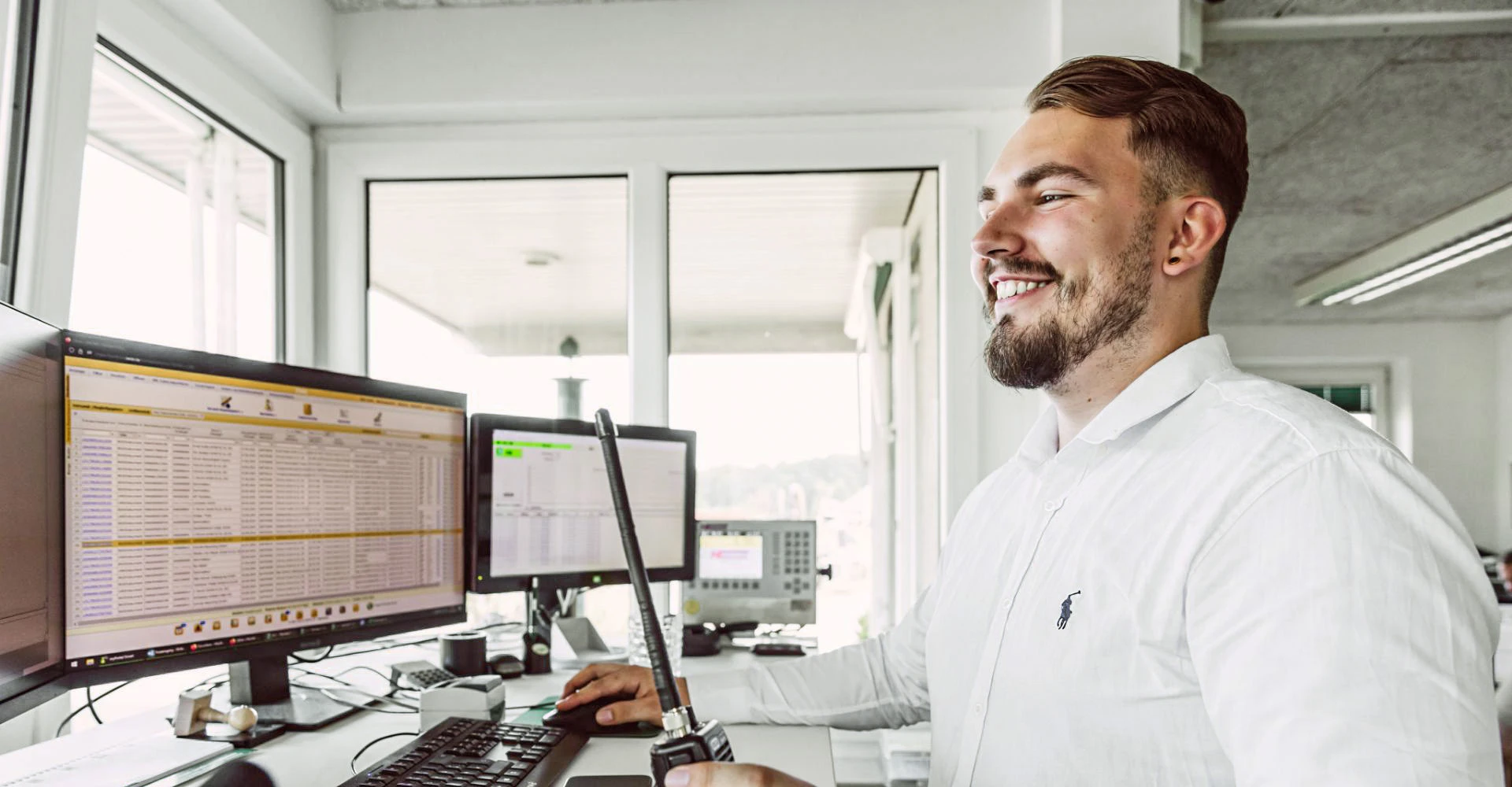 Porträtfoto eines Mitarbeiters